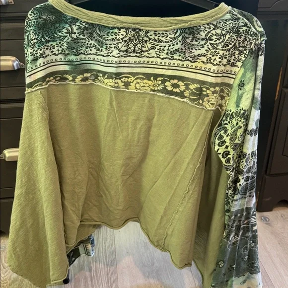 We the Free Bell Sleeve Tee. - Picture 6 of 6